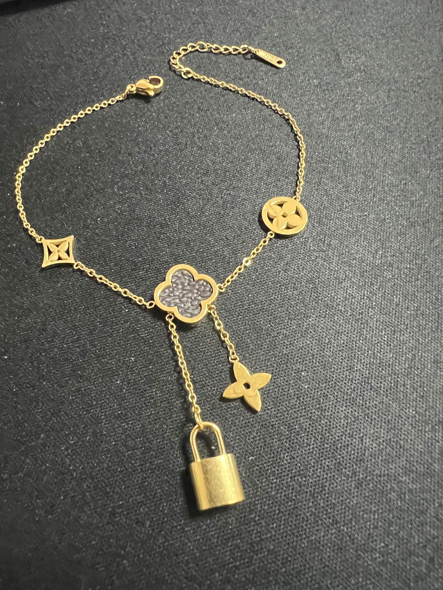 ASTRA® CLOVER GRACE BRACELET