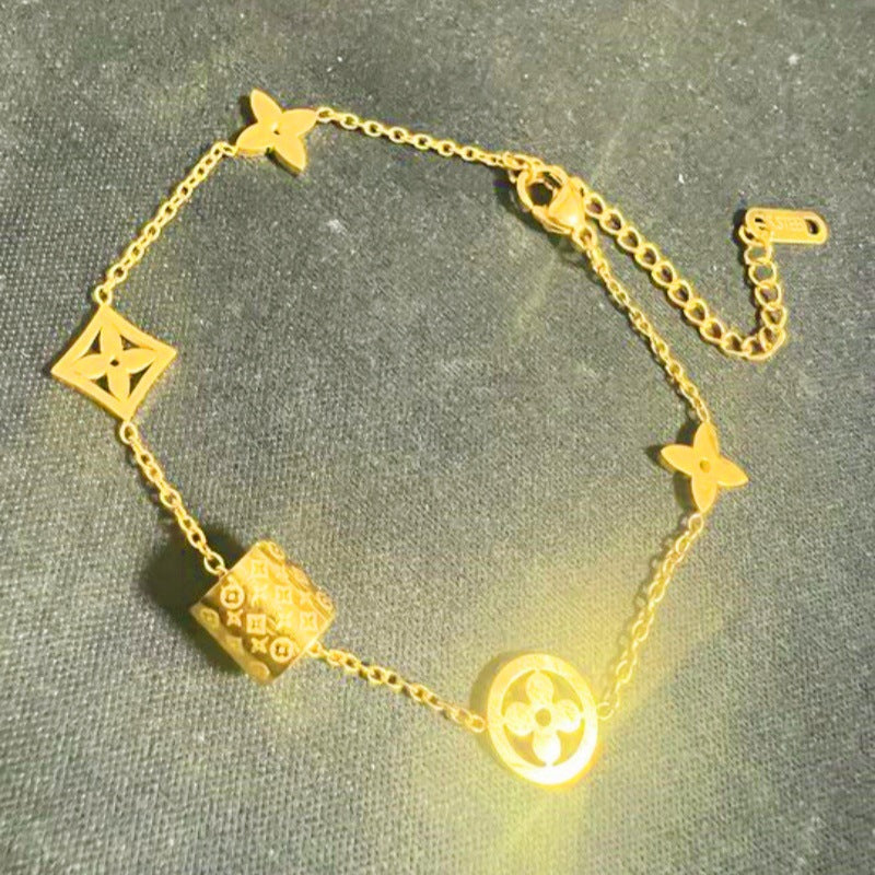 ASTRA® CLOVER GRACE BRACELET