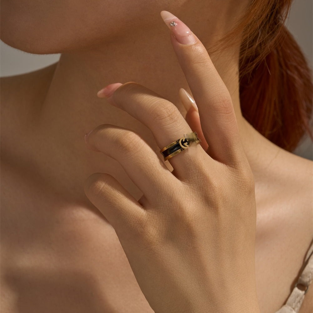 ASTRA NOIR ENAMEL RING