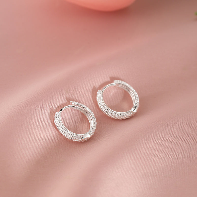 ASTRA® TWISTED EAR CUFF