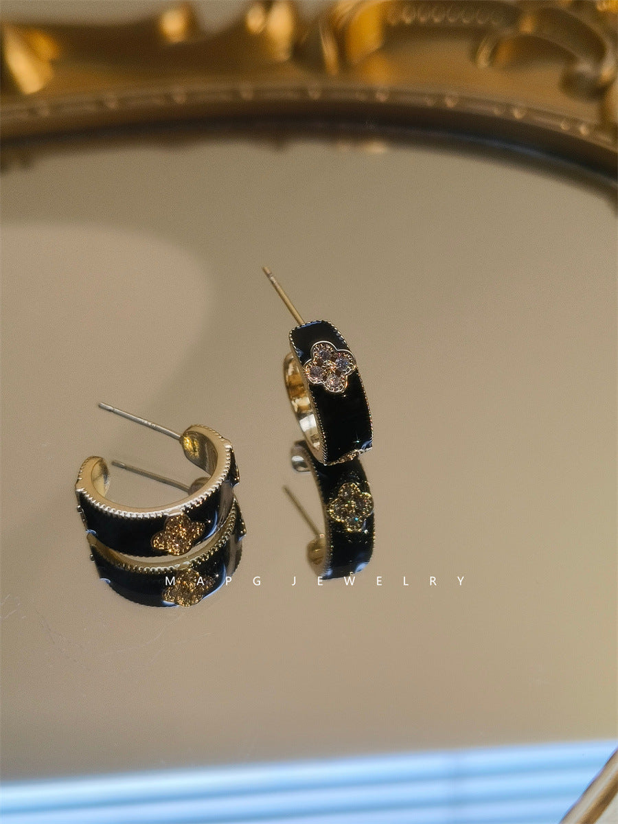 ASTRA® ENAMEL CLOVER SIGNATURE EARRINGS