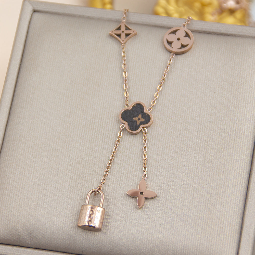 ASTRA® CLOVER CHARM NECKLACE