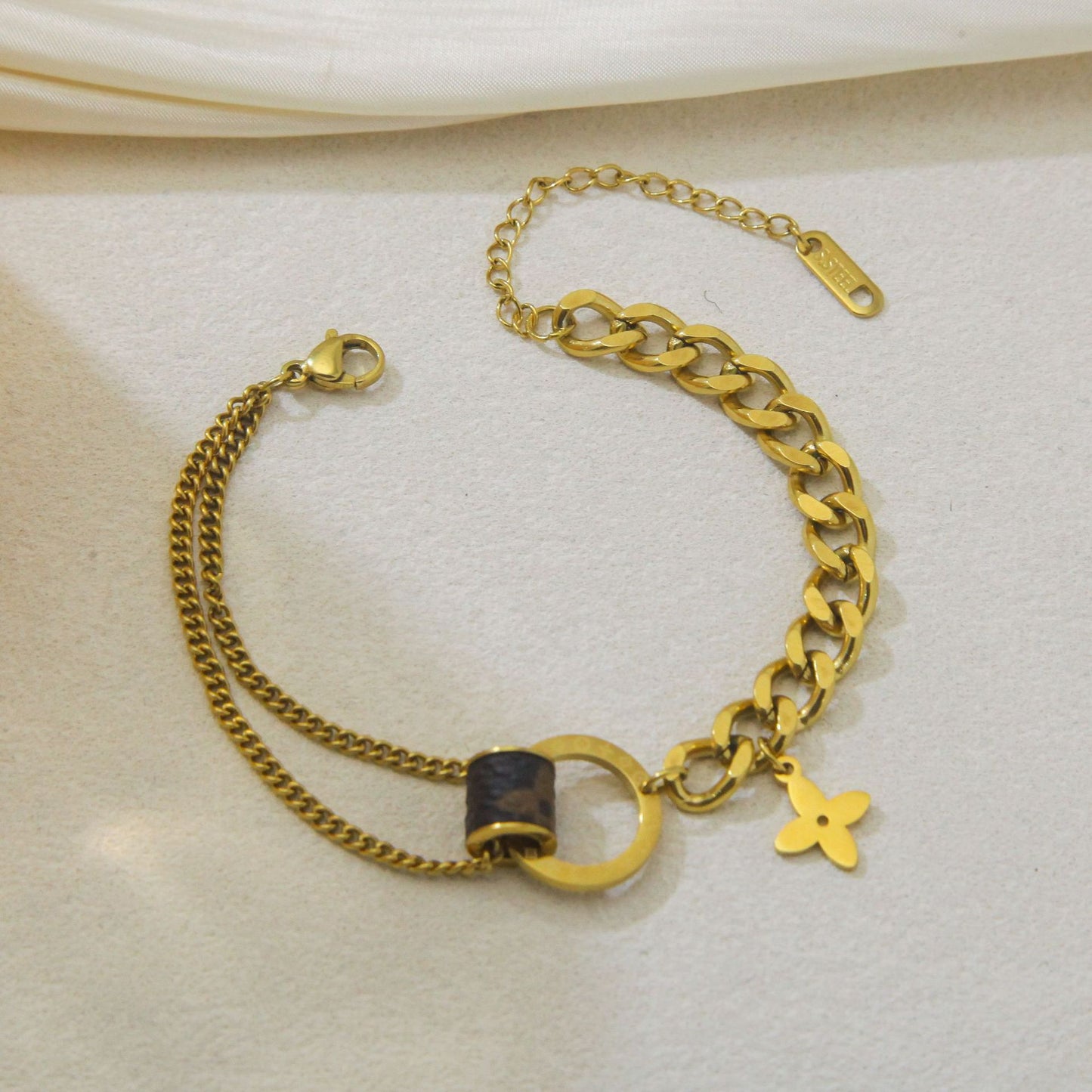 ASTRA® CLOVER SIGNATURE BRACELET