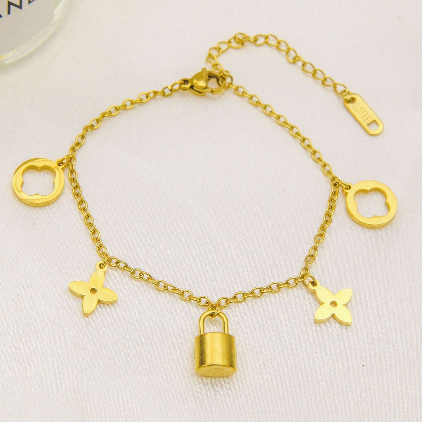 ASTRA® V CHARM SET