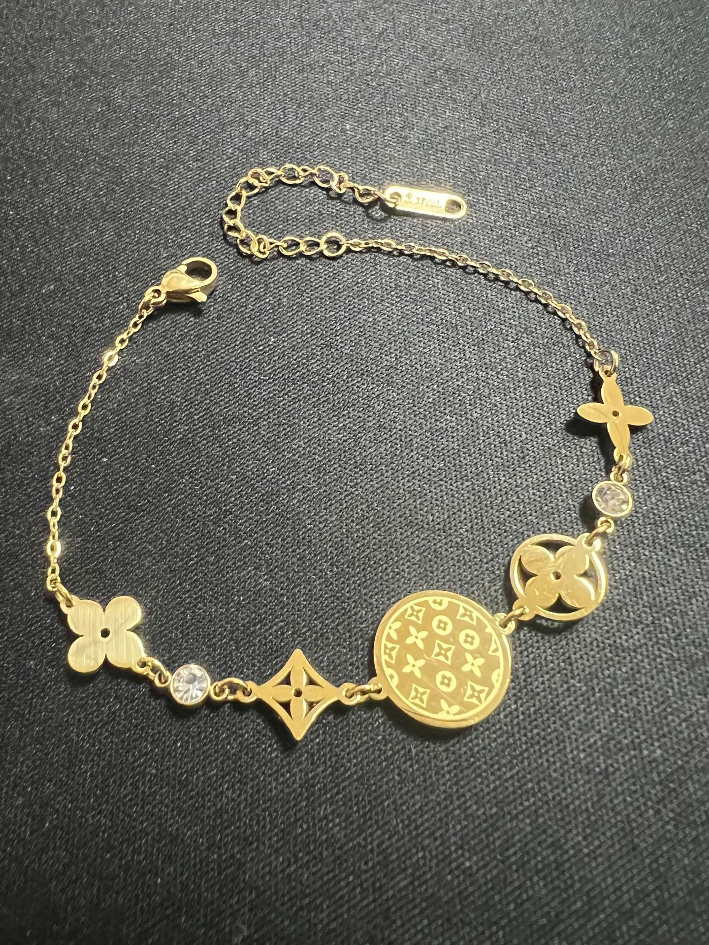ASTRA® CLOVER GRACE BRACELET