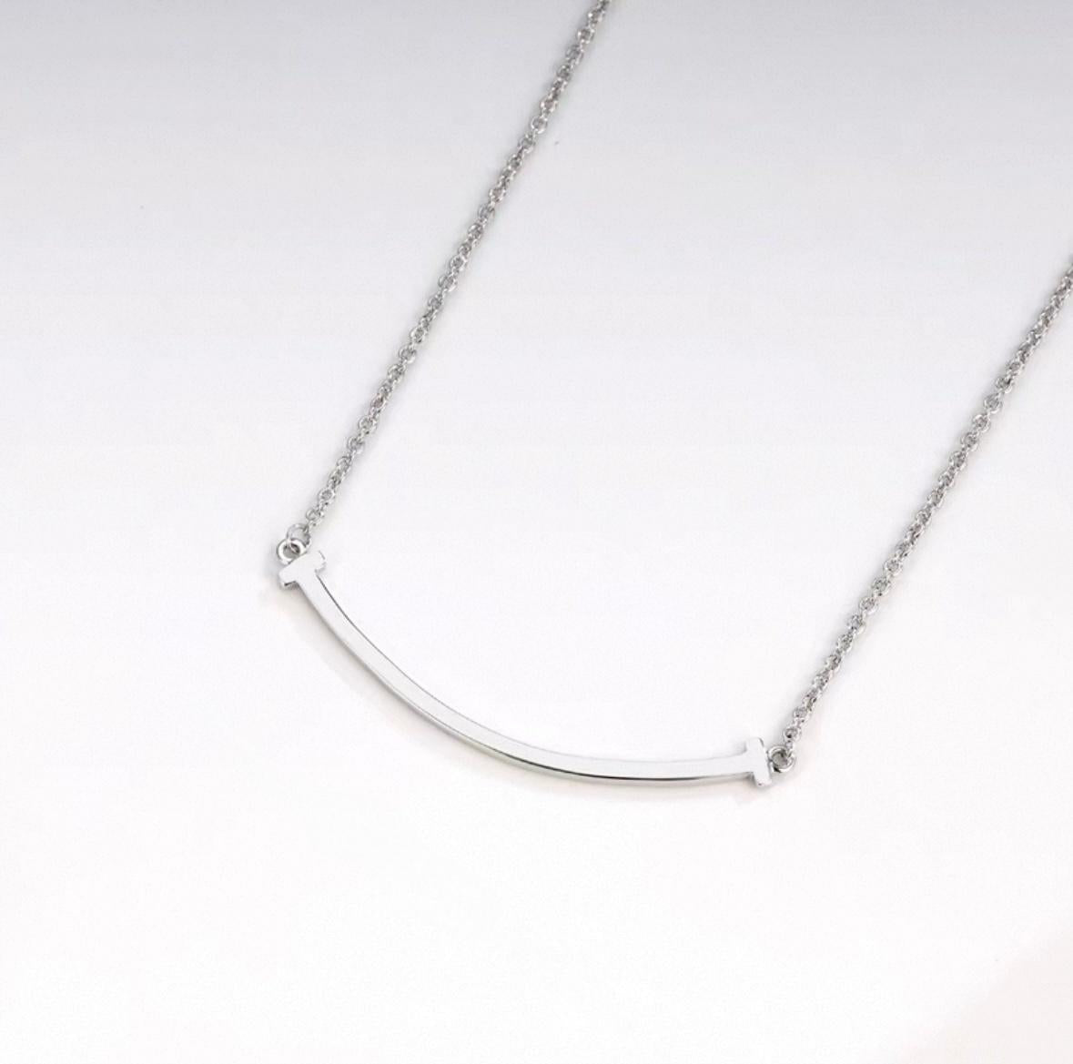 ASTRA® SMILE ARC NECKLACE
