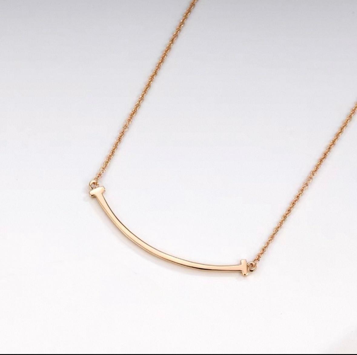 ASTRA® SMILE ARC NECKLACE