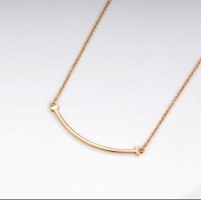 ASTRA® SMILE ARC NECKLACE