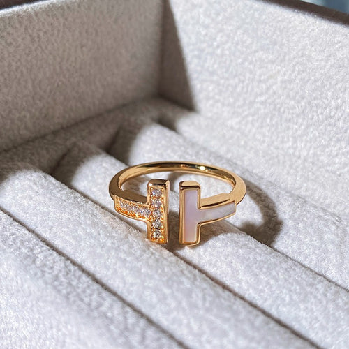 ASTRA® DOUBLE T SIGNATURE RING