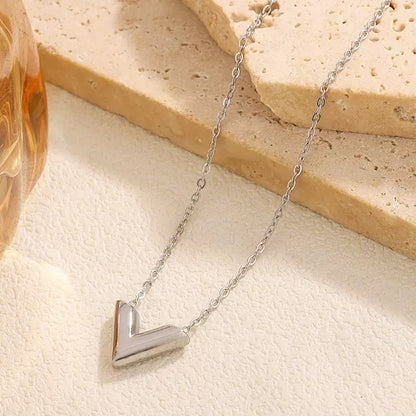 ASTRA® V SIGNATURE NECKLACE