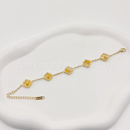 Chic Geometric Quatrefoil Statement Wristwear