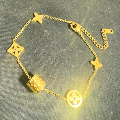 ASTRA® CLOVER GRACE BRACELET