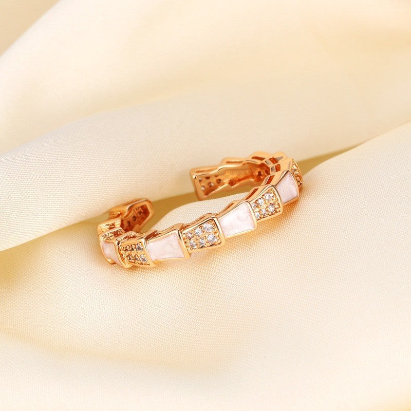 ASTRA® FULL PAVÉ SNAKEBONE RING