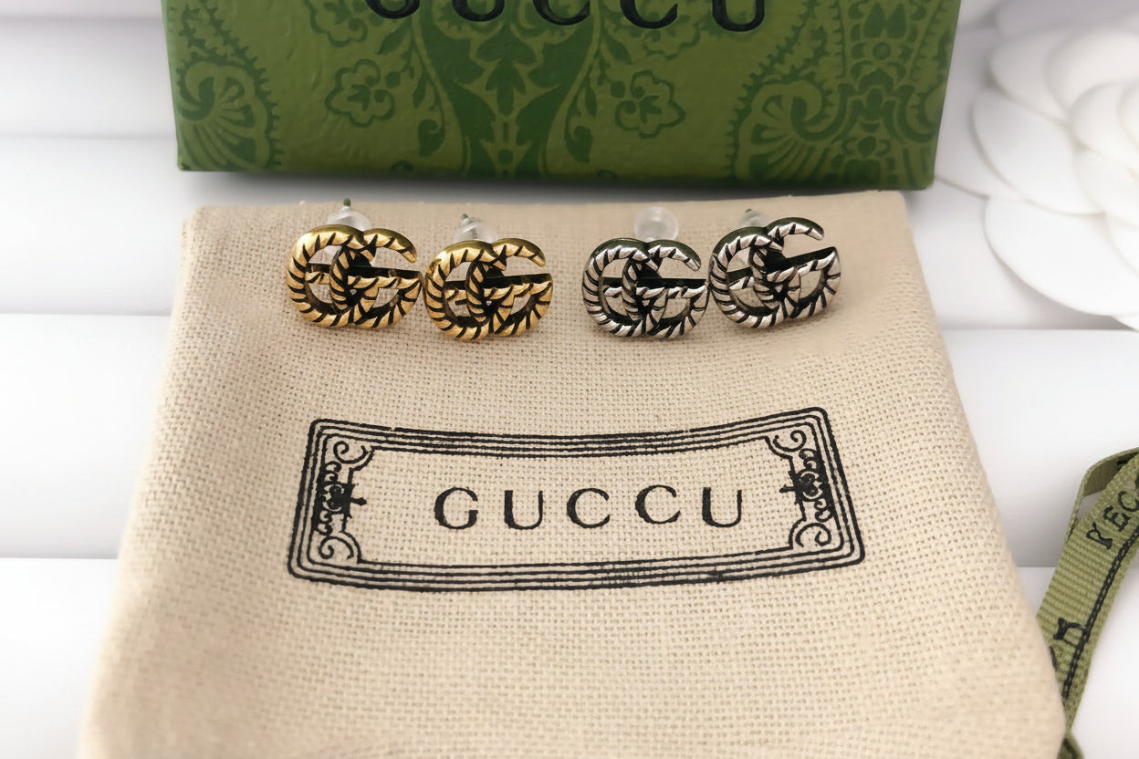 Chic Interlocking G Stud Earrings
