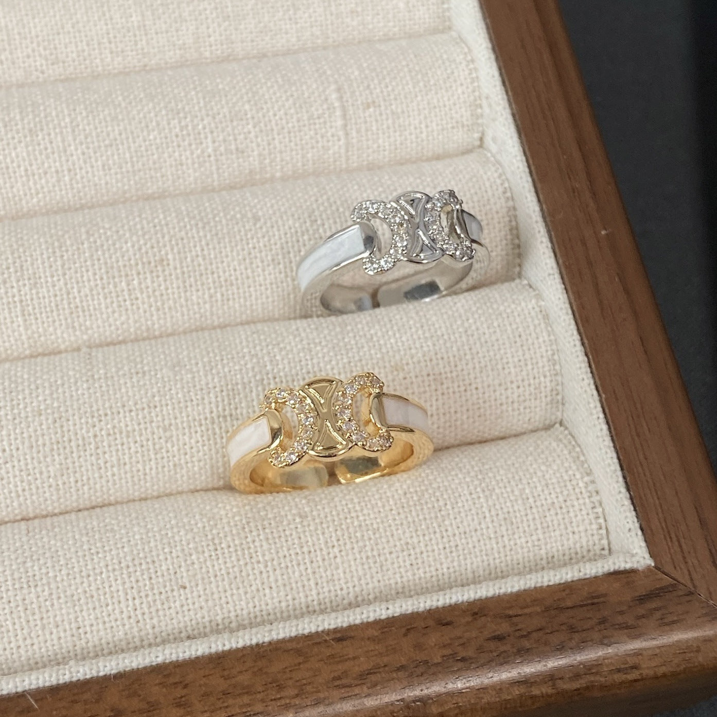 ASTRA® ARC DE TRIOMPHE PAVÉ RING