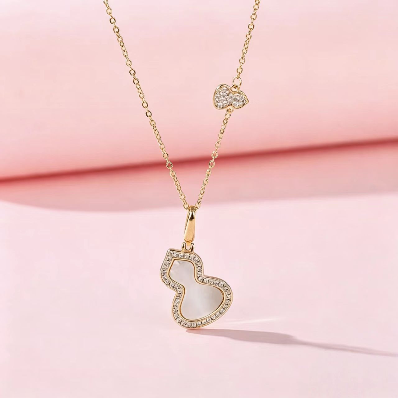 Chic Double-Gourd Lucky Pendant Choker