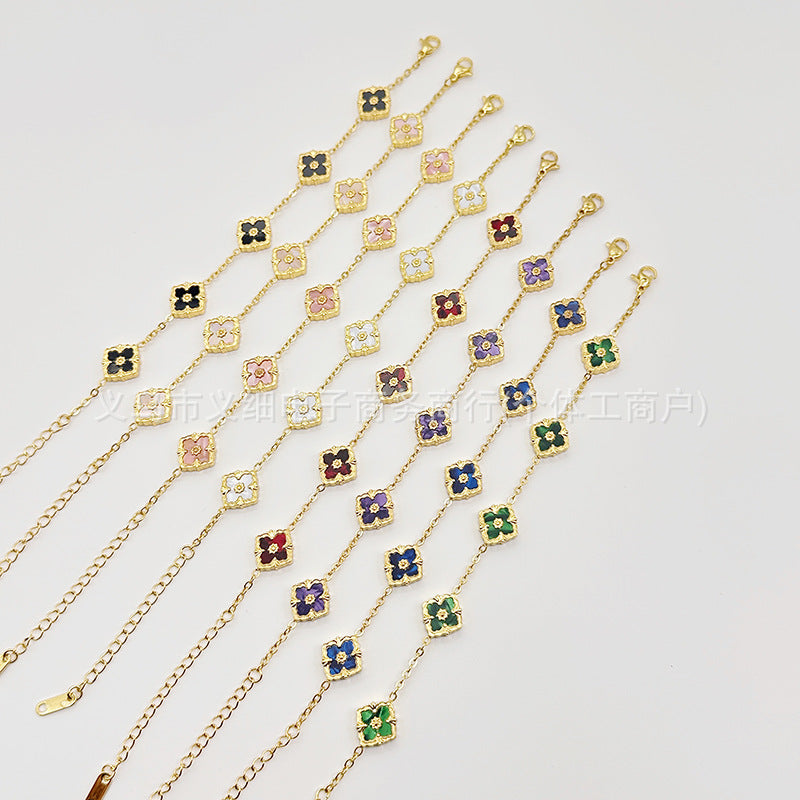 Chic Geometric Quatrefoil Statement Wristwear