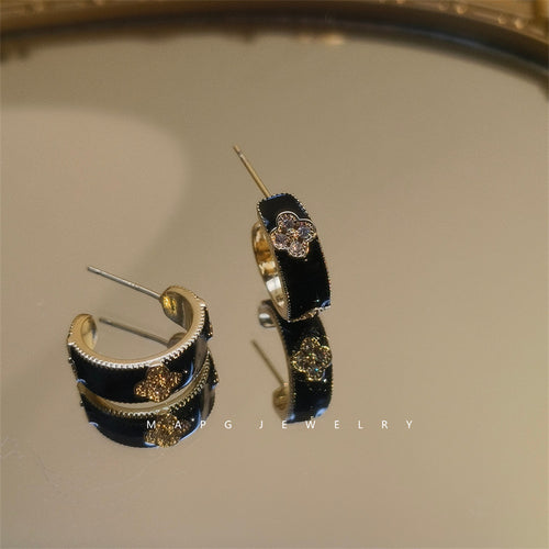 ASTRA® ENAMEL CLOVER SIGNATURE EARRINGS