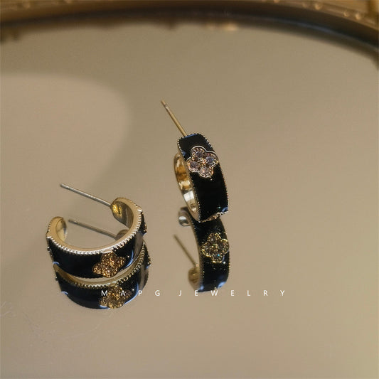 ASTRA® ENAMEL CLOVER SIGNATURE EARRINGS