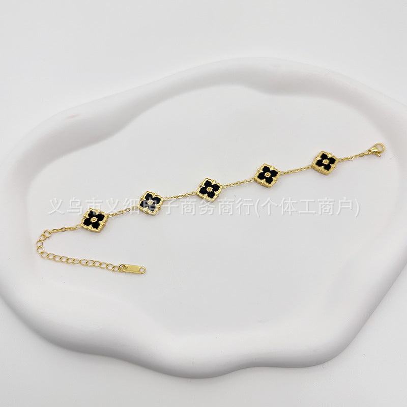 Chic Geometric Quatrefoil Statement Wristwear