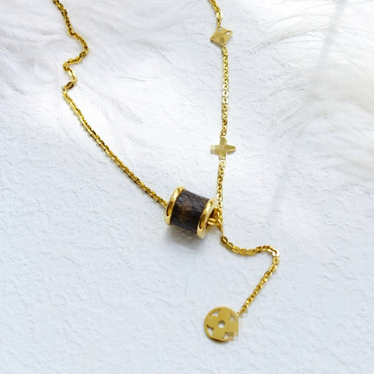ASTRA® CLOVER CHARM NECKLACE