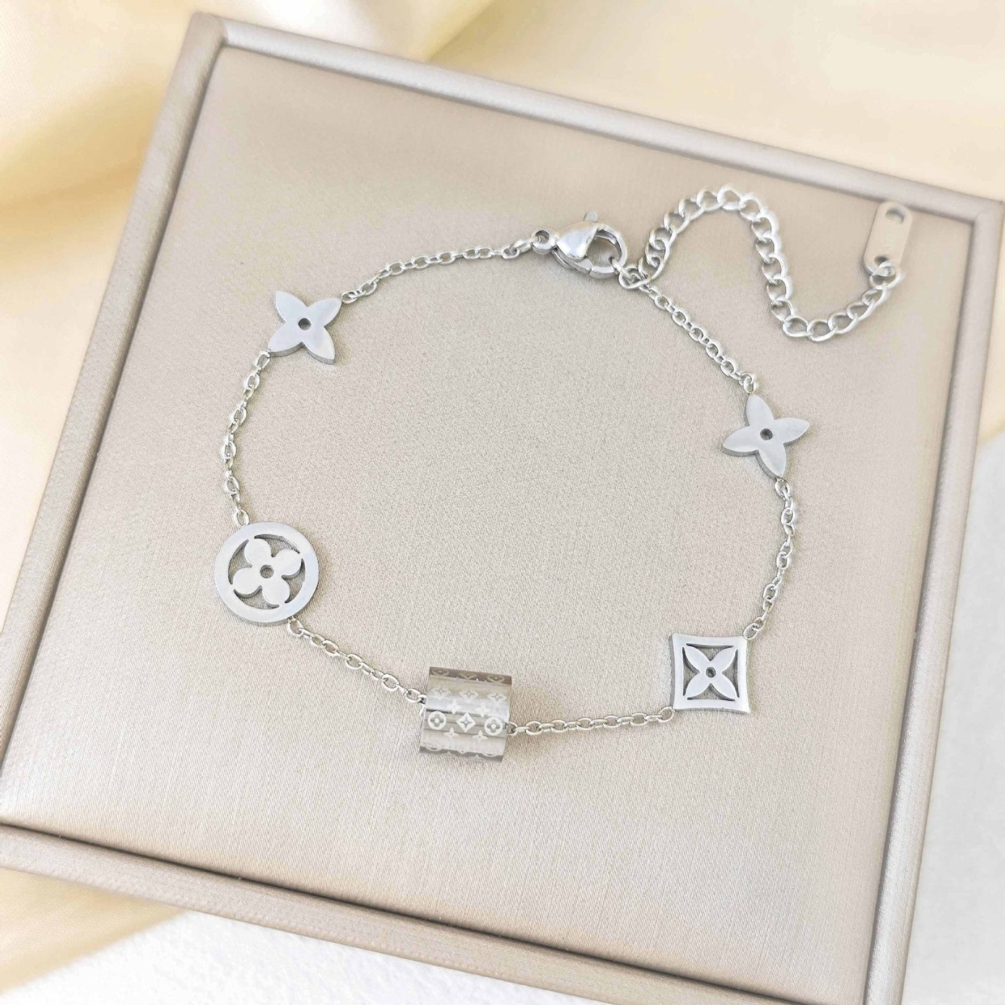 Chic Tarnish-Free Monogram Lucky Clover Choker