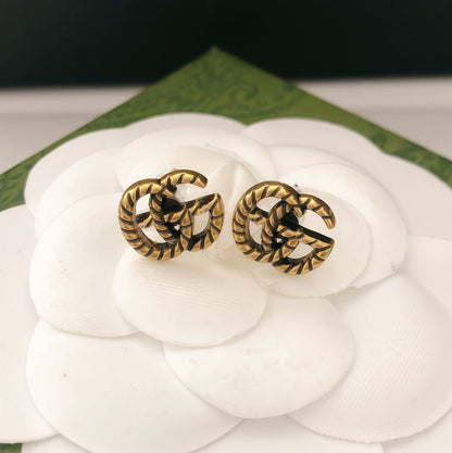 Chic Interlocking G Stud Earrings
