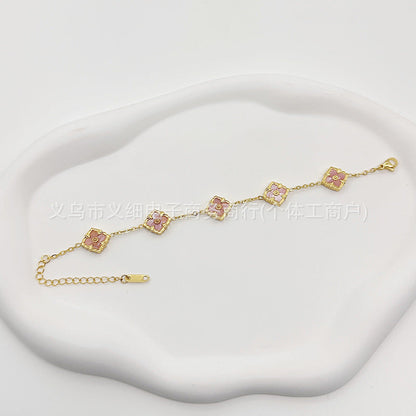 Chic Geometric Quatrefoil Statement Wristwear