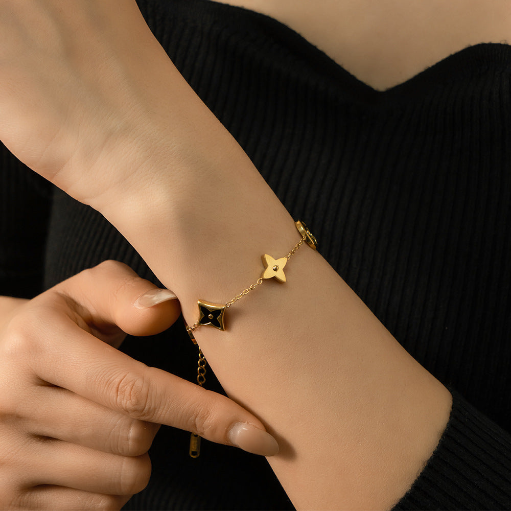 Chic Lucky Clover Everyday Statement Wristwear