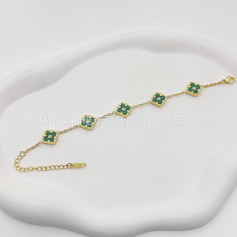 Chic Geometric Quatrefoil Statement Wristwear