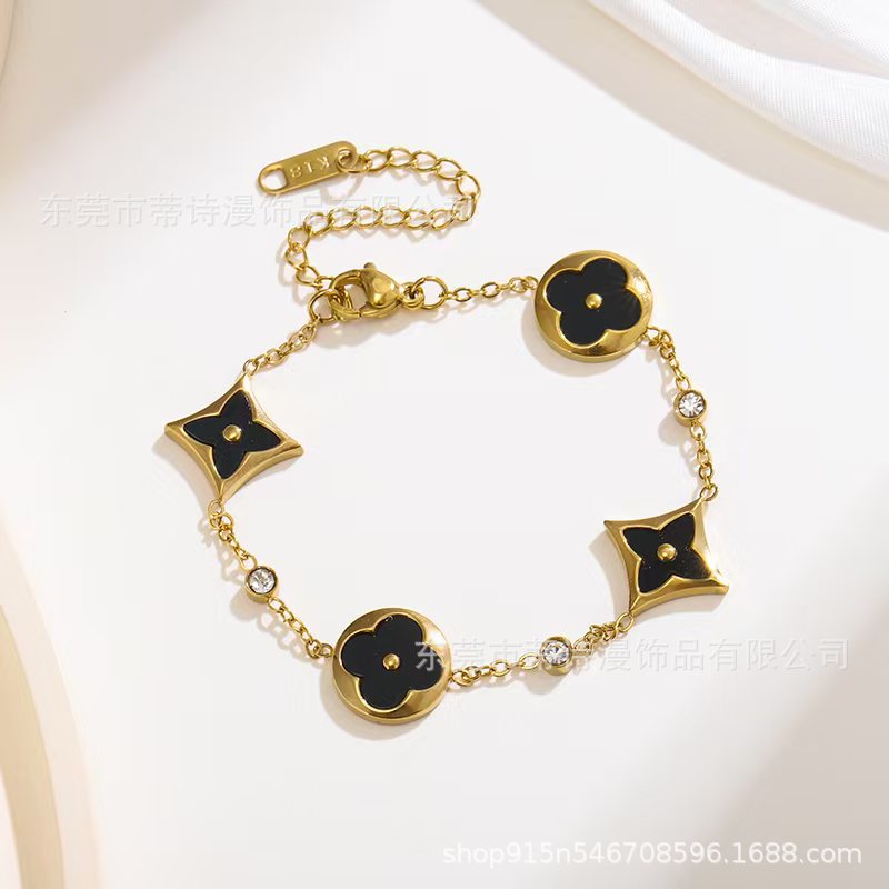 ASTRA® L CLOVER SIGNATURE BRACELET