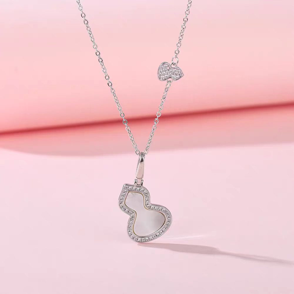 Chic Double-Gourd Lucky Pendant Choker
