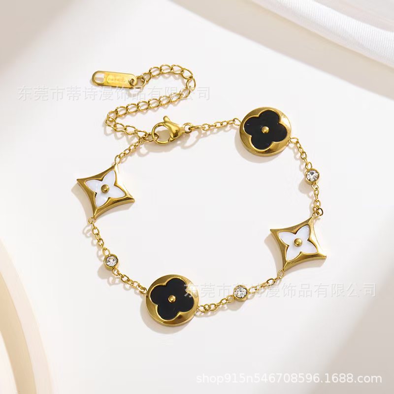 ASTRA® L CLOVER SIGNATURE BRACELET
